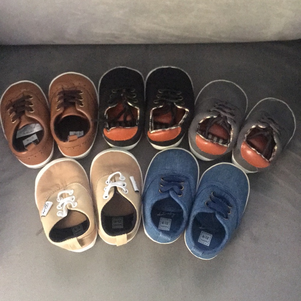 5 pair of 6-12M soft sole shoes